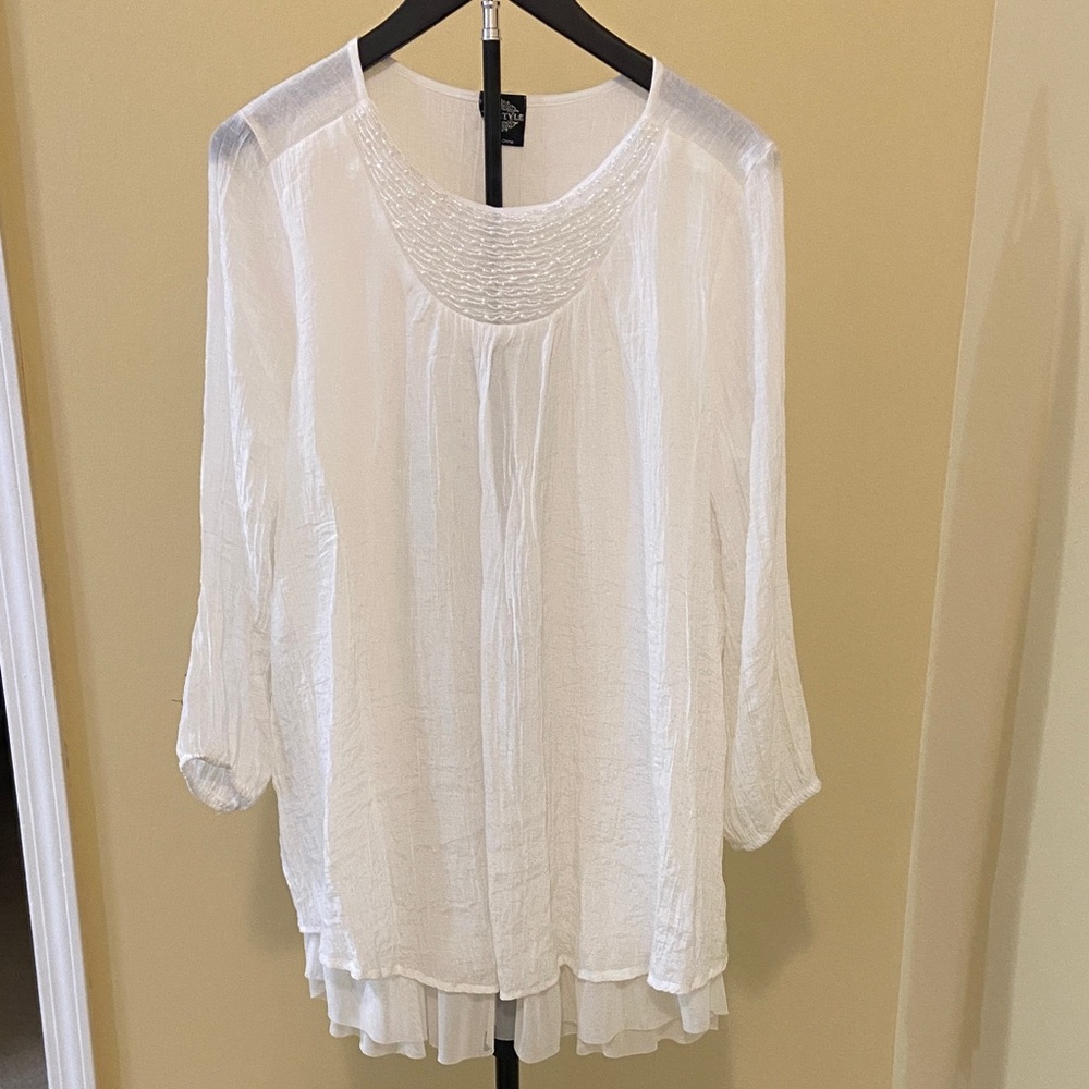 Elegant White Textured Blouse